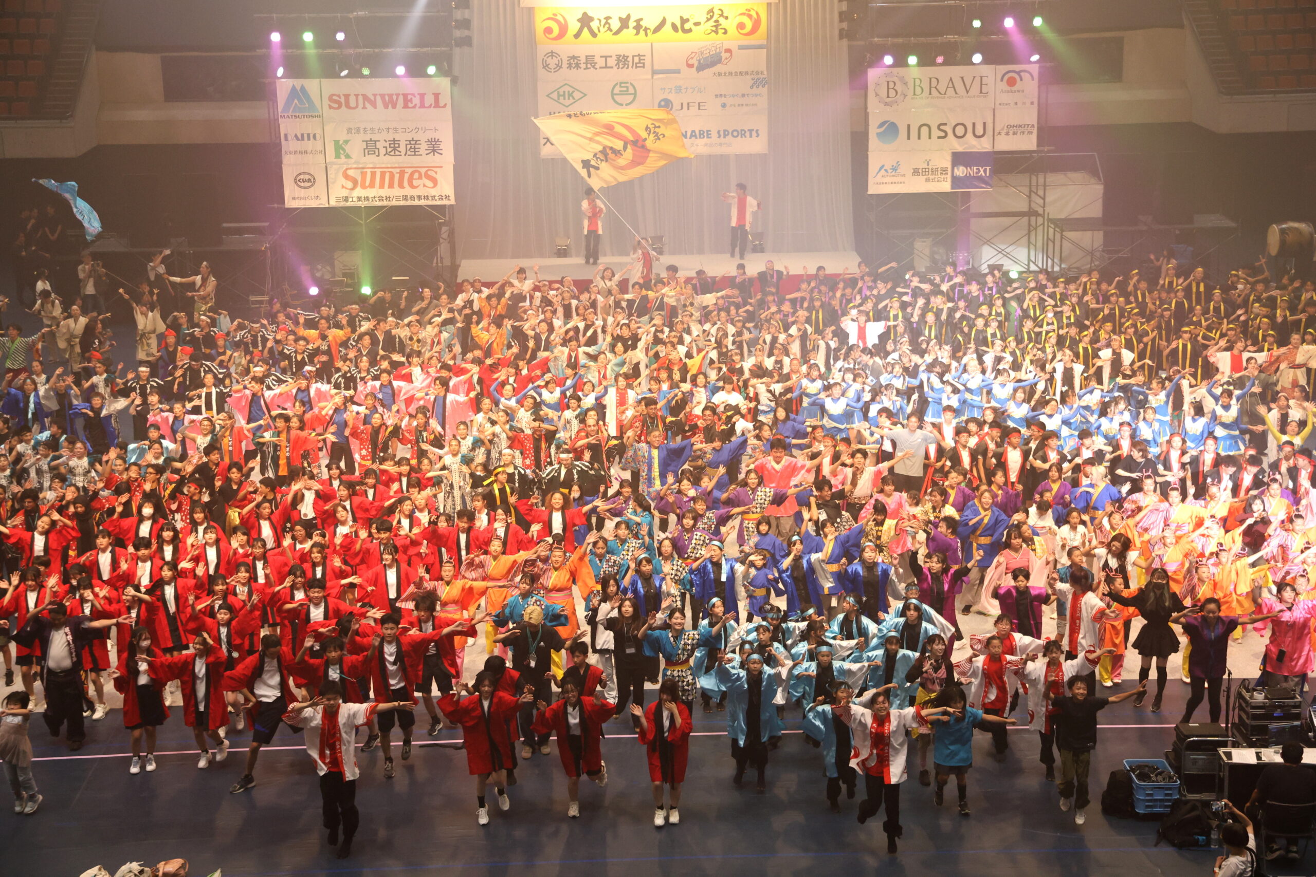 総踊り2-scaled.jpg